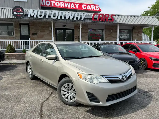 2014 Toyota Camry 4dr Sdn I4 Auto LE  LOW KM