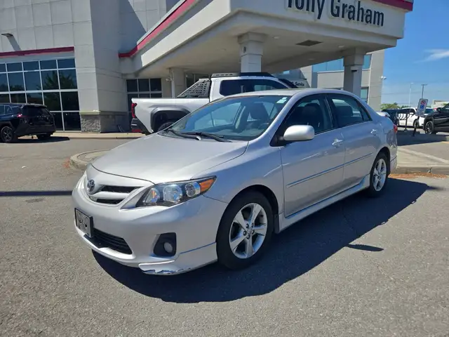 2012 Toyota Corolla S Auto SUNROOF | LOW KM | ONE OWNER