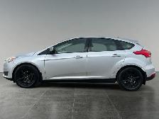 2018 Ford Focus SE / FWD - Photo 2