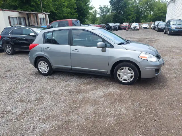 2010 Nissan Versa 5dr HB I4 Auto 1.8 S