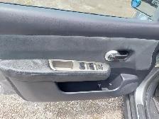 2010 Nissan Versa 5dr HB I4 Auto 1.8 S - Photo 17