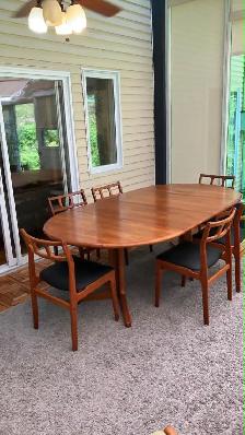 Mid century TEAK TECK. Ensemble salle à manger / GRANDE Table