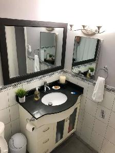 1 Bed, 1 Bath - Beautiful and Bright - - Photo 6