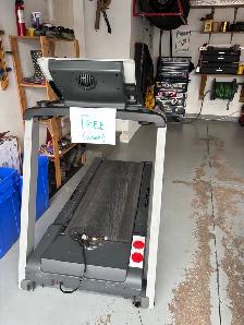 free treadmill - Photo 2
