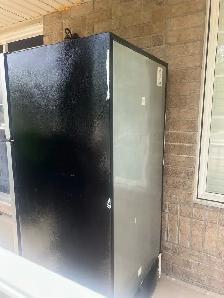 Fridge Not Cooling $50 - Photo 2