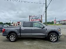 2021 Ford F-150 LARIAT! CLEAN CARFAX! 4X4! CREW CAB! PANO ROOF! - Photo 2