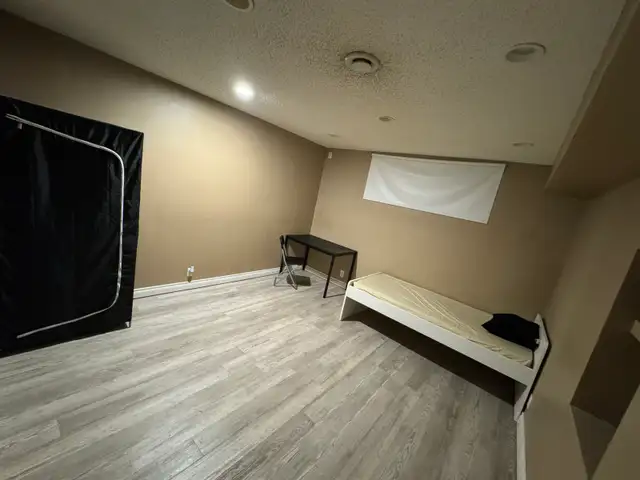 Room for rent near University of Alberta