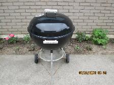 WEBER CHARCOAL BBQ.