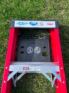 Fibreglass step ladder - Photo 3