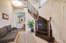 Beautiful 5 Bedroom Home for Rent – North Oshawa Near Ont  Tech - Photo 2