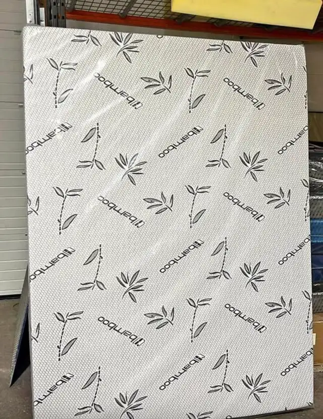 Queen size bamboo foam mattress ! Free delivery