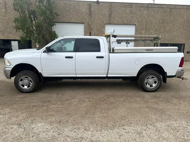 2018 Ram 2500 SLT 6.4L HEMI 4WD Crew Cab For Sale.