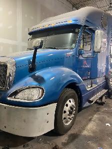 Freightliner Columbia 2003 Truck