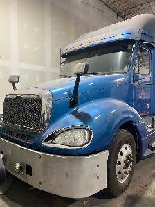 Freightliner Columbia 2003 Truck - Photo 2