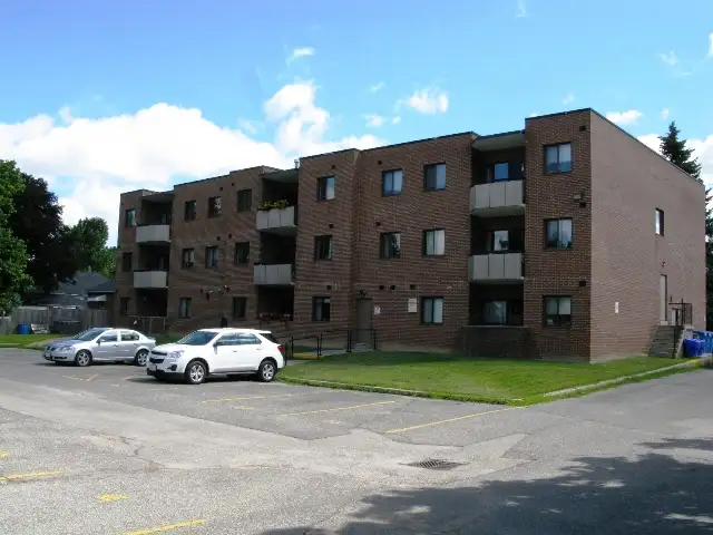 RARE! EXCLUSIVE 1 BEDROOM APARTMENT FOR RENT IN DOWNTOWN WHITBY.