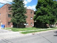 RARE! EXCLUSIVE 1 BEDROOM APARTMENT FOR RENT IN DOWNTOWN WHITBY. - Photo 2