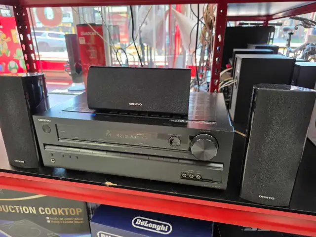 amplificateur Onkyo avec haut parleur