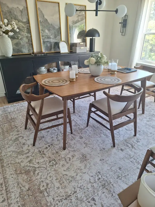 Dining Room Table Set for Sale – Excellent Condition
