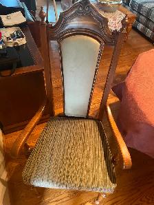 Beautiful Hardwood Dining Table and 6 Chairs - Photo 3