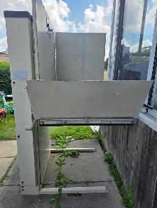 Savaria vertical platform lift (wheelchair/accessibility lift) - Photo 3