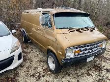 1975 Dodge B100