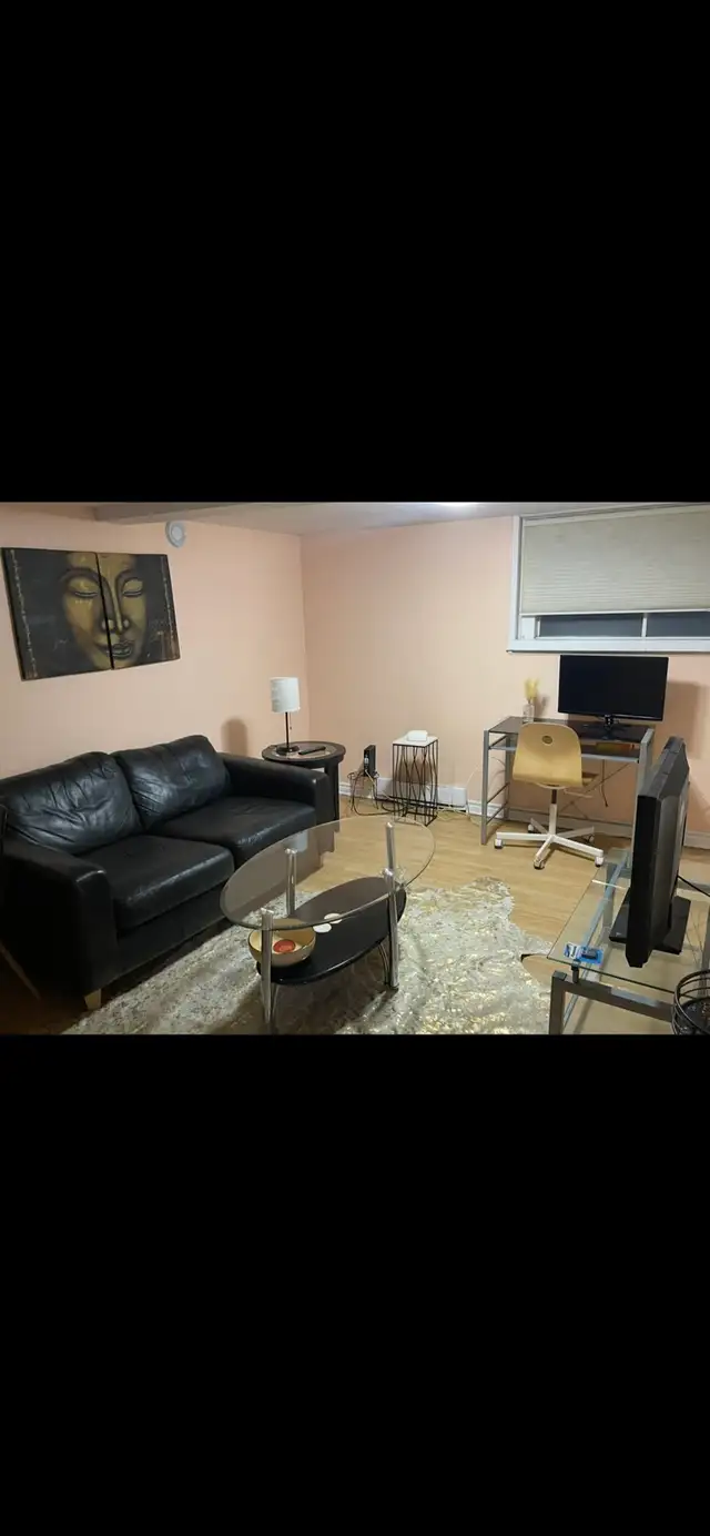 Beautiful Black Leather Love Seat $250 Free Delivery