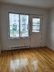 Grand 5 1/2 Lumineux – 3e Étage  Laval Disponible Maintenant now - Photo 4