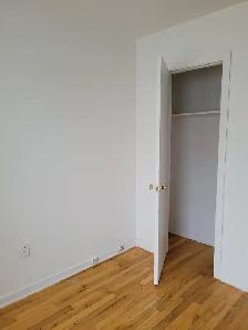 Grand 5 1/2 Lumineux – 3e Étage  Laval Disponible Maintenant now - Photo 5