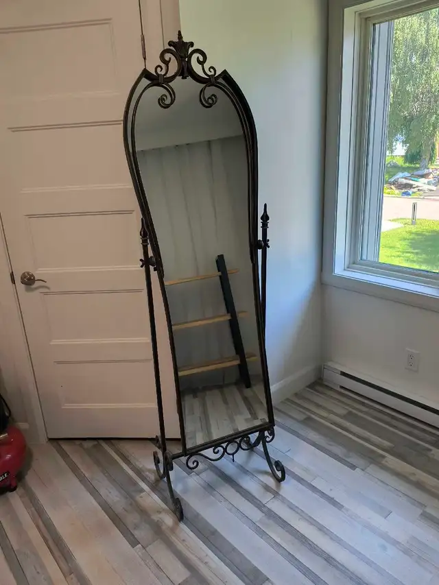 a donné miroir