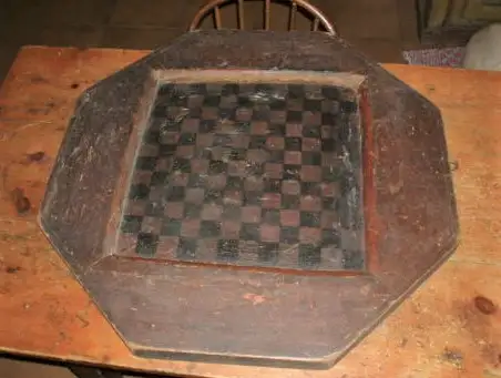 ANTIQUE JEUX DE DAME & CROKINOLE EN PIN