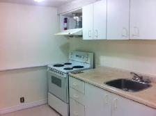 Very Clean & Spacious Three-bedroom Basement Available for Rent - Photo 6