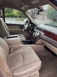 2009 Chevrolet Suburban LT Loaded 4X4 - Photo 8