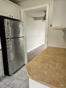 3 bedroom, 1.5 bath condo with parking - Photo 6