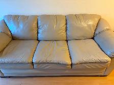 Leather couch - Photo 2