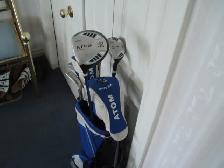 CHILD'S LEFT HANDED  GOLF CLUB SET - Photo 3