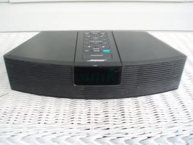 BOSE WAVE RADIO  - EXCELLENT CONDITION