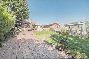 2 bedroom 1 bathroom upper level of bungalow on a large lot! - Photo 10