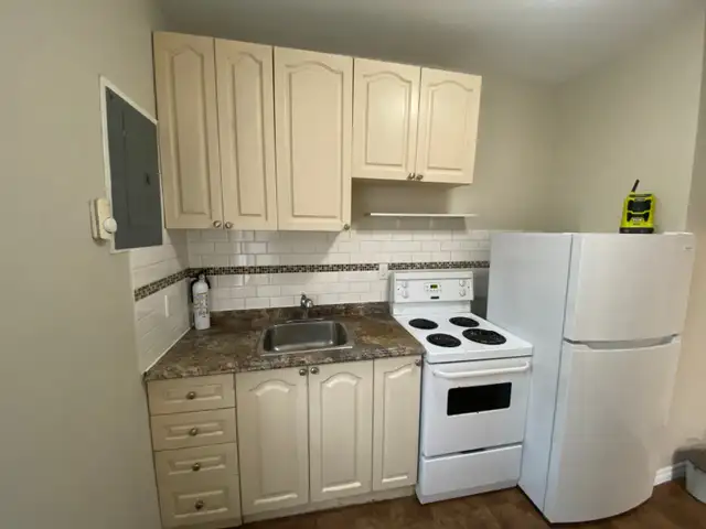 Main Floor Legal Studio Apartment Oshawa with Yard $1549