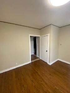 Main Floor Legal Studio Apartment Oshawa with Yard $1549 - Photo 5