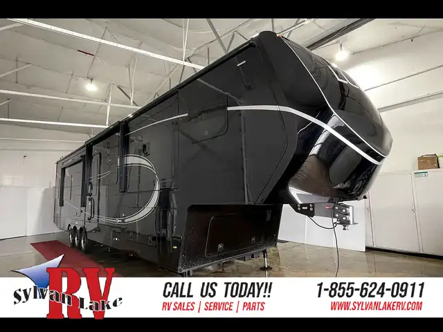 2020 Luxe Elite 42RL – Pre-Owned Luxury 4-Seasons 5th Wheel.