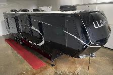 2020 Luxe Elite 42RL – Pre-Owned Luxury 4-Seasons 5th Wheel. - Photo 8