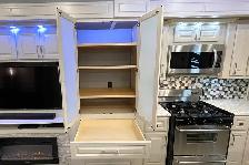 2020 Luxe Elite 42RL – Pre-Owned Luxury 4-Seasons 5th Wheel. - Photo 25
