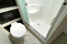 2020 Luxe Elite 42RL – Pre-Owned Luxury 4-Seasons 5th Wheel. - Photo 33