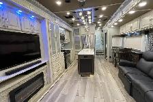 2020 Luxe Elite 42RL – Pre-Owned Luxury 4-Seasons 5th Wheel. - Photo 41