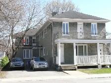 5- 1/2 avec 2 ou 3 ch grande terrasse très rare dans le quartier - Photo 2