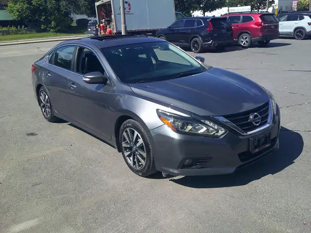 2017 Nissan Altima Limited LOADED with Only 148000 KM !!