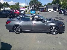 2017 Nissan Altima Limited LOADED with Only 148000 KM !! - Photo 2