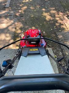 22" Toro Recycler self propelled lawnmower - Photo 4