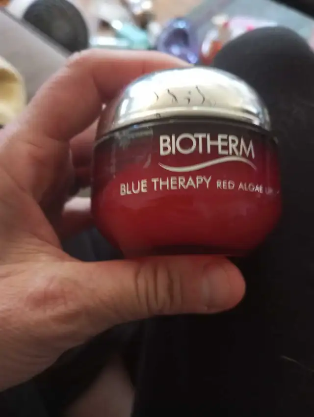biotherm red algae uplift face moisturizer