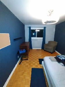 Room For Rent Yonge and Eglinton July Ist 875$ - Photo 5